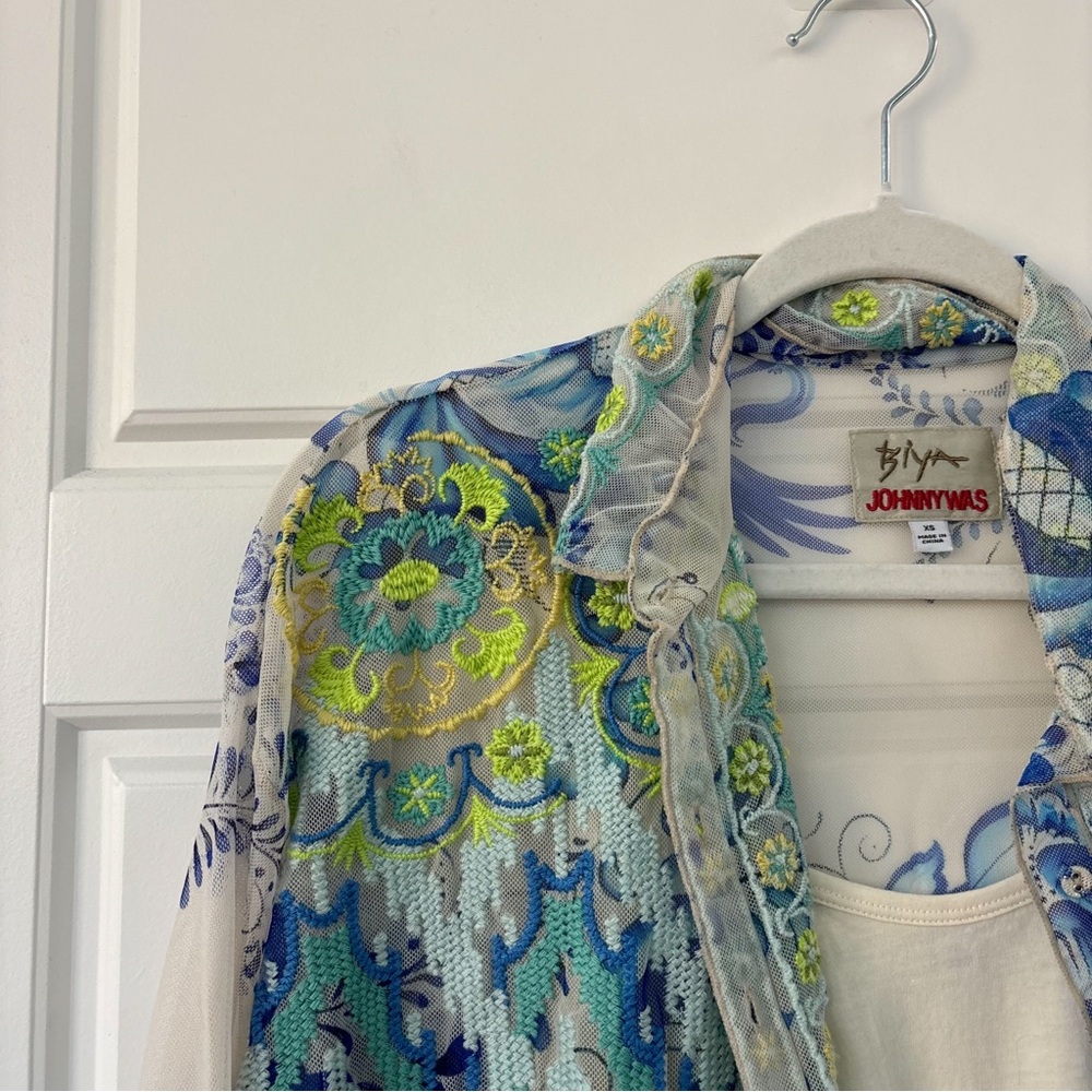 Johnny Was BIYA MAZZY BUTTON DOWN RUFFLE BLOUSE - Picture 9 of 9